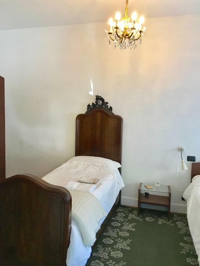 Il Nido Della Rondine Bed & Breakfast Leivi Exterior photo
